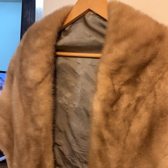 Vintage Caramel Fur Stole circa 1950’s - Picture 4 of 12